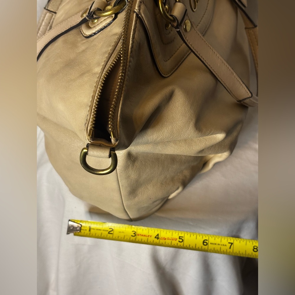 2013 Coach Madison All Leather Cream Color Satchel- Pre Loved Authentic- GUC 💜 - Picture 7 of 16